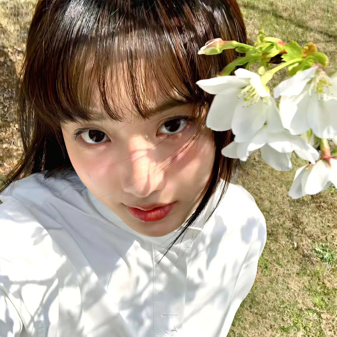 当红小花被曝与前任深夜同框，长达一周机场画面流出